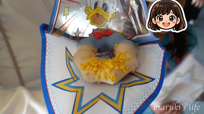 ディズニーランドの季節限定スーベニア付きドーナツ