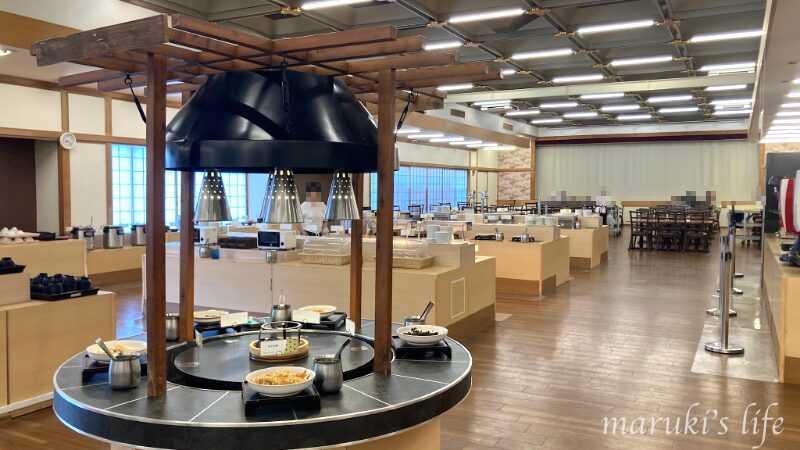 夕食バイキング会場