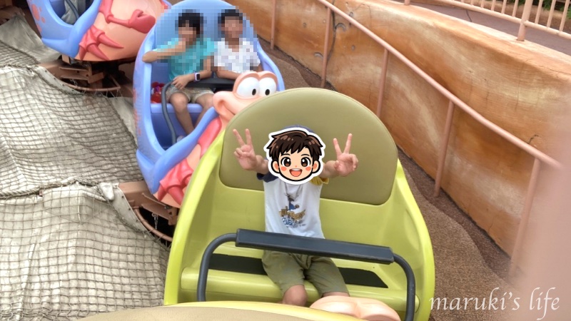 ディズニーシー スカットルのスクーターに乗る子ども