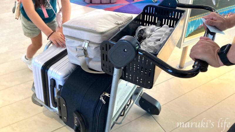 セレブレーションホテルの客室での荷物カート