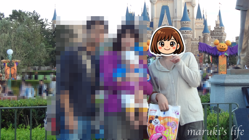 2011年秋に姉一家とディズニーランドを訪れた家族写真