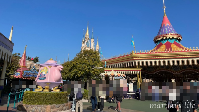 ディズニーランド ファンタジーランドとシンデレラ城